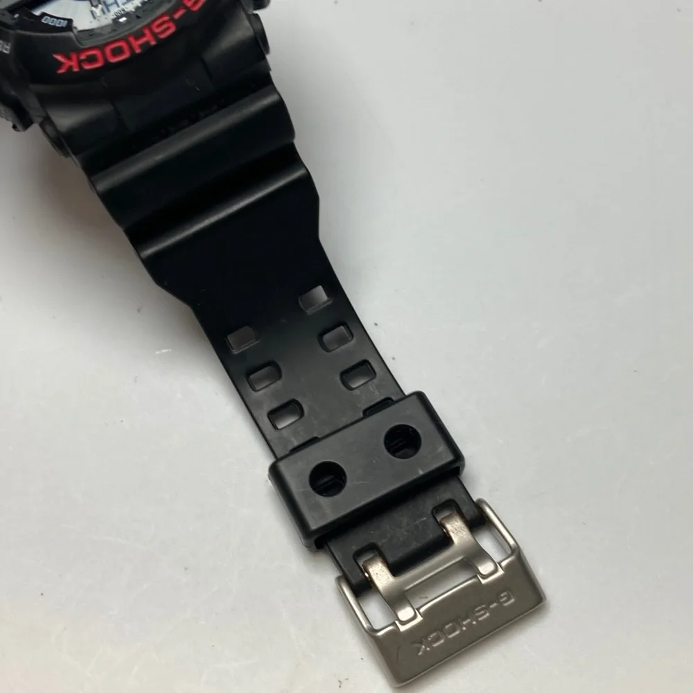 Casio Gshock GA-110, black red, positive display, new battery, light works